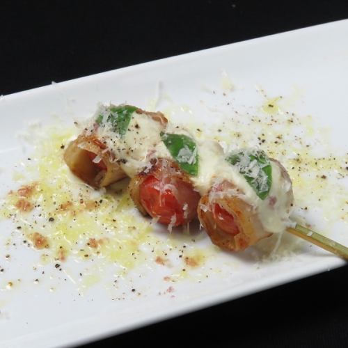 Caprese rolls with tomato and mozzarella cheese