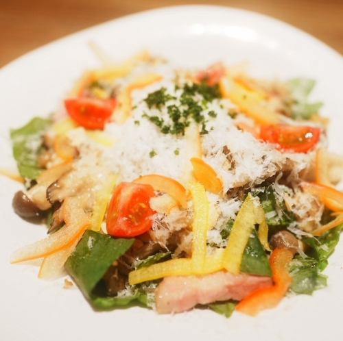ほうれん草とベーコンの温玉サラダ