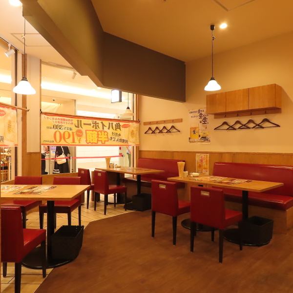 店内は全席禁煙で、フロア内に喫煙所があるため、誰でも快適に過ごせる環境◎33席のうち21席がカウンターで、少人数でも気軽に利用できるのが魅力です。鉄板焼きの香ばしい香りが食欲をそそります♪落ち着いた照明と程よい距離感の席配置で、居心地の良さも抜群です◎