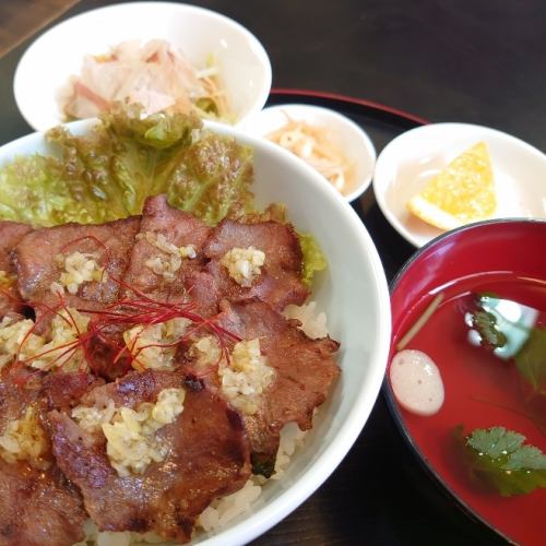 旨ネギ塩タン丼