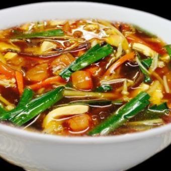 Black vinegar with tomato Hot and sour soup noodles (Sura tanmen)