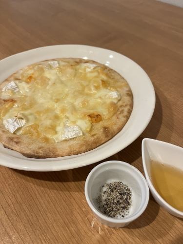 4種のチーズピザ