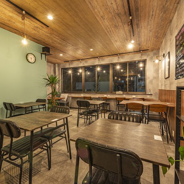 ≪大人数での宴会もお任せを◎≫久留米駅より徒歩約3分◆大人数でのご宴会やお仕事帰りの一杯、ランチ利用も大歓迎ですのでお気軽にご予約ください♪お洒落な白基調の明るい店内で絶品料理とお酒の余韻にゆったりと浸り、非日常な時間を優雅にお愉しみいただけます◎皆様のご来店心よりお待ちしております♪