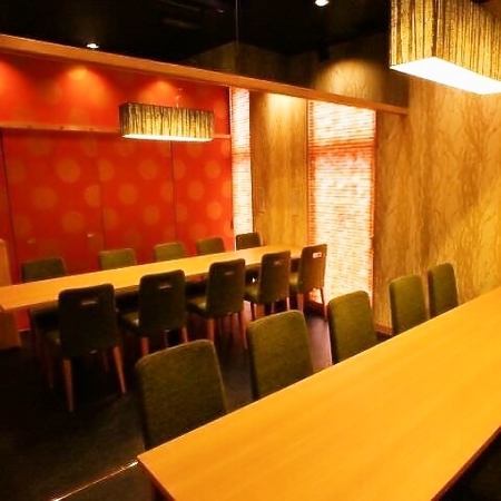 The Rakuura Naeki 4-chome branch, which is just a minute walk from Meieki Station and has excellent access, can accommodate large parties of up to 24 people.A banquet course with all-you-can-drink that is perfect for parties is available by using coupons.