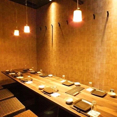 A high-quality, fully private room that can accommodate 10 to a maximum of 24 people.If you're looking for a banquet at an izakaya in the Nagoya Station area, be sure to come to Rakuzo! Please feel free to contact us with any questions or requests you may have about the number of people, budget, etc.It is conveniently located just a one-minute walk from JR Nagoya Station, making it an ideal venue for large banquets.