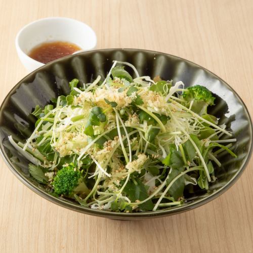 Green salad with dashi dressing [serves 3-4]