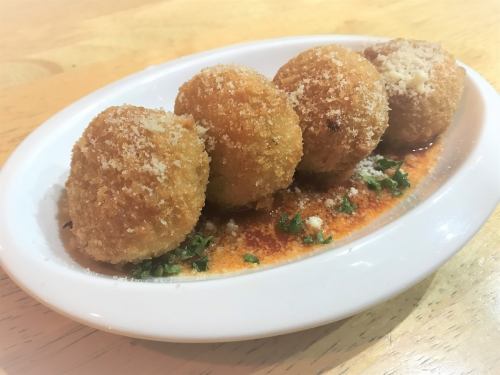 Risotto croquette with cheese