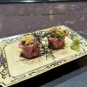 かにみそ/パクチーと茗荷のサラダ/和牛ウニ巻き(2ヶ)/馬刺ウニ巻き(2ヶ)