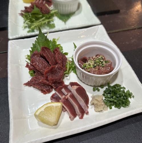 馬刺・砂ズリ・鶏レバーの盛合せ