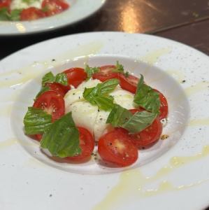 モッツァレラチーズ アイコトマトカプレーゼ