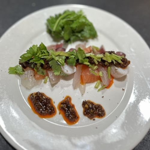 豚肉とトッポギ(生)/海鮮麻辣ラー油パクチー/サワラ塩焼/サワラみそ漬け