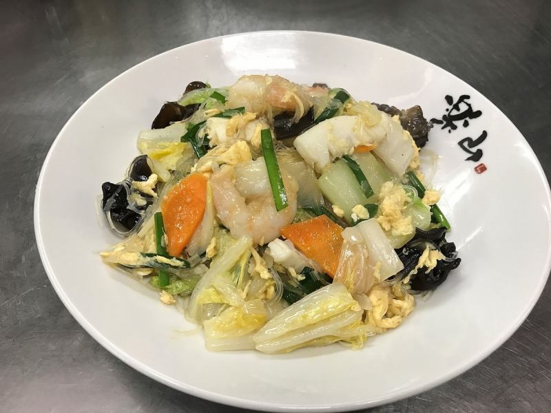 Fried seafood, Chinese cabbage and vermicelli in salt