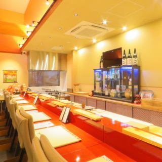 カウンター席は、お一人様から、ご予約無くてもご来店頂けます（混雑の場合もございますので、お電話にて空席のご確認をお願いします）お1人様から８名様まで、お気軽に頂けるカウンター席は和風の紅色のカウンター席、お隣との間隔を程よく取っておりますので.、大切な方とのお二人の会話もゆっくりとお楽しみ頂けます
