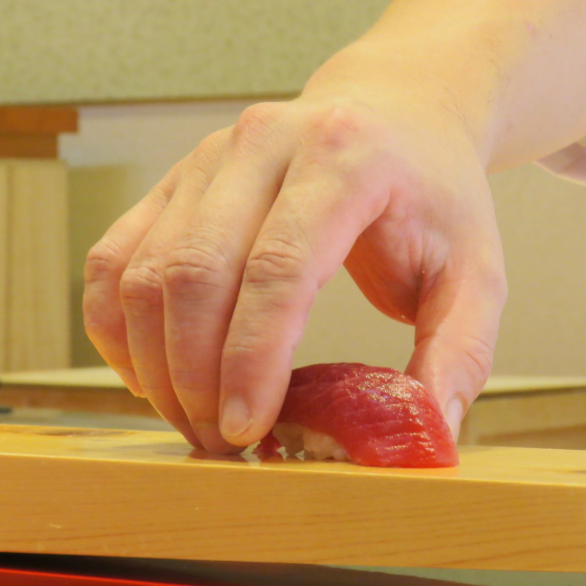 江戸前赤シャリを使用した本格派近代すし