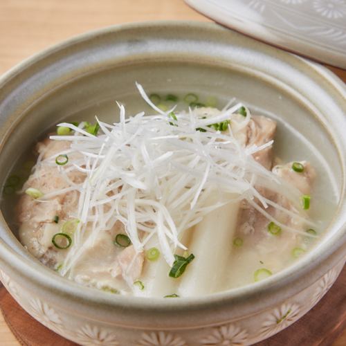 名物 鶏ももの1枚煮込み