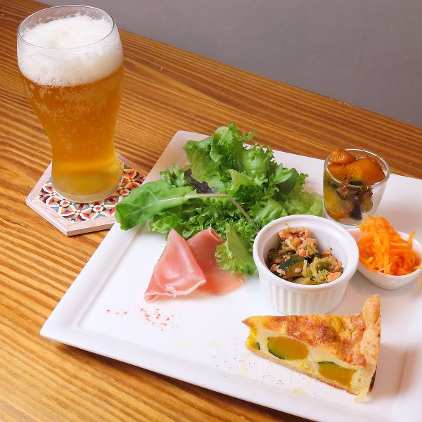 【お好きなアルコールにおまかせおつまみ】人気のキッシュなどもついた ちょい飲みSET 1800円(税込)