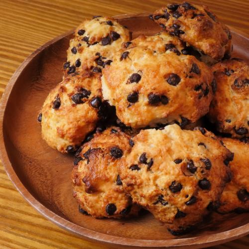 【こだわりの料理の数々】日替わり具材のサンドイッチ 季節の野菜を使ったスープ 自家製ケーキなど