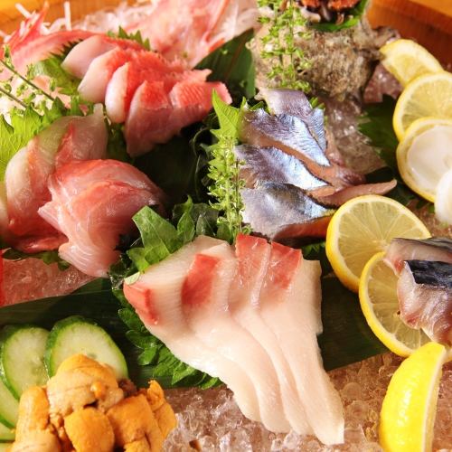 豊洲直送の魚介類の料理