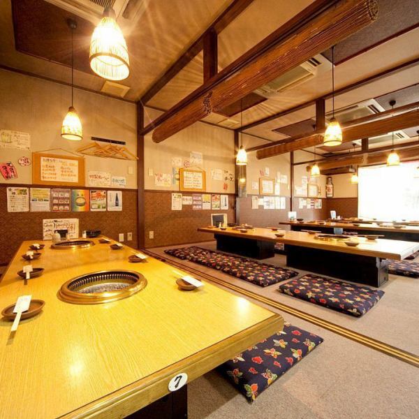 The private tatami room can accommodate up to 40 people. Please use it for company banquets and year-end parties!