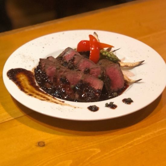 点心だけでなく、、肉料理も自慢！！