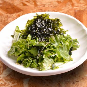 Salad that goes well with yakiniku