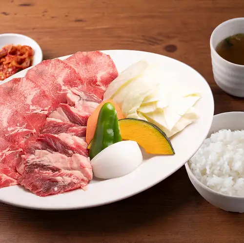 【旨味溢れる】牛タン＆カルビ焼肉定食◆ご飯とスープ付