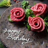 お祝い・サプライズにピッタリな特製メッセージプレートも！