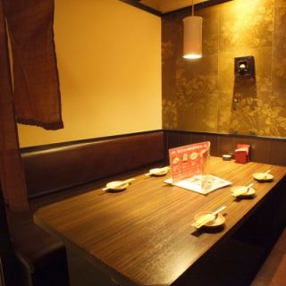 宴会や大人数でのご予約は土間土間 新横浜店で！！大人数での宴会にぴったりなお得コース3200円から60種類以上豊富にそろえたドリンクをご用意しております！！当店は年中無休！毎日16時から翌朝5時まではりきって営業中ですので朝まで宴会もおすすめです☆お得なクーポンなどもありますので是非、ご覧ください！