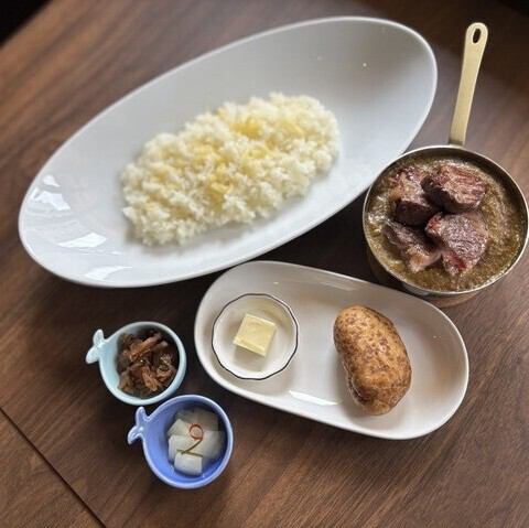 【欧風カレーの王道】ビーフカレー◆二日間炒めた玉ねぎの甘み