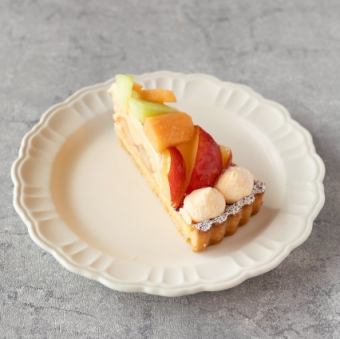 すももとメロンのタルト
