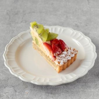 国産キウイといちごのタルト