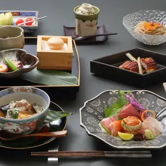 【おまかせ豊楽】秋が旬の魚介を使用したお魚料理中心の、スタンダード会席コース