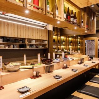 There are 10 counter seats.You can relax and enjoy yourself alone.Enjoy today's recommended obanzai, fish dishes, and Japanese sake.Why don't you enjoy a luxurious adult time?