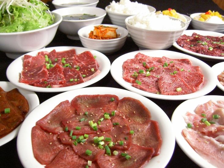 A total of 12 highly satisfying dishes! [Ushishige course] From 3,380 yen with all-you-can-drink included♪