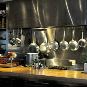 Counter table for anyone to use casually ☆ You can dine while watching authentic Italian who is cooking directly with the owner ♪ There are 8 seats in the counter seat.