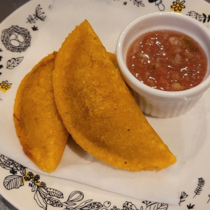 ビーフエンパナーダ 2個