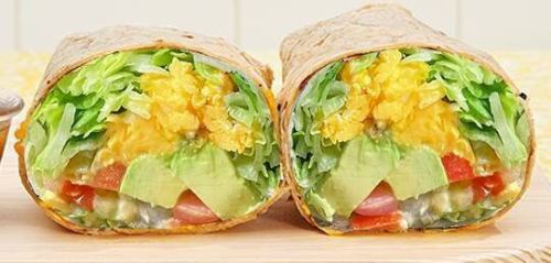 食感豊かな【エビアボカド・ブリトー】