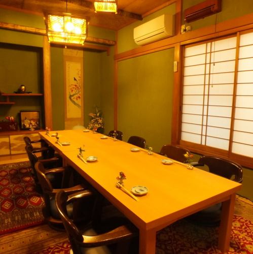 まとまった人数での貸切利用にも対応しています。法事や慶事、会社の歓送迎会など、大人数でのお集まりに最適です◎ 周りを気にせず過ごせるプライベートな空間で、皆様だけで和やかな時間をお過ごしいただけます。人数やご予算など、まずはお気軽にご相談ください♪