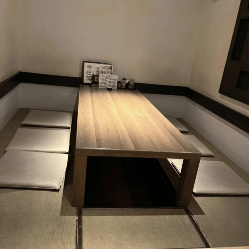 Tatami room and sunken kotatsu seating available