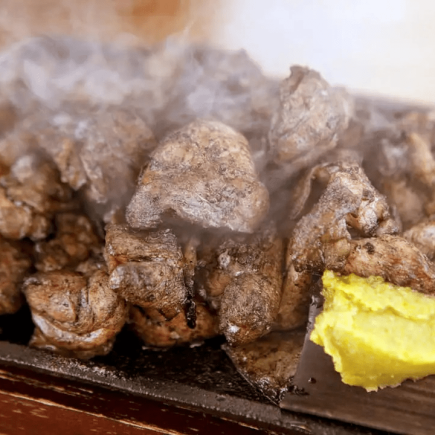 All-you-can-drink included [Most popular course] 10 dishes including yakitori assortment (5 skewers per person) and charcoal-grilled Tsuma Jidori chicken for 5,500 yen (tax included)