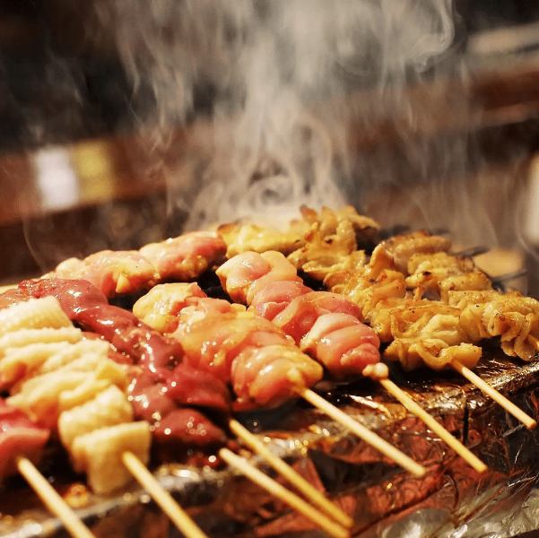 焼き鳥おすすめ「店長のおまかせ盛」(本日のおまかせ6本)当店の串焼きは全て岩手県産のみちのく鶏を使用。