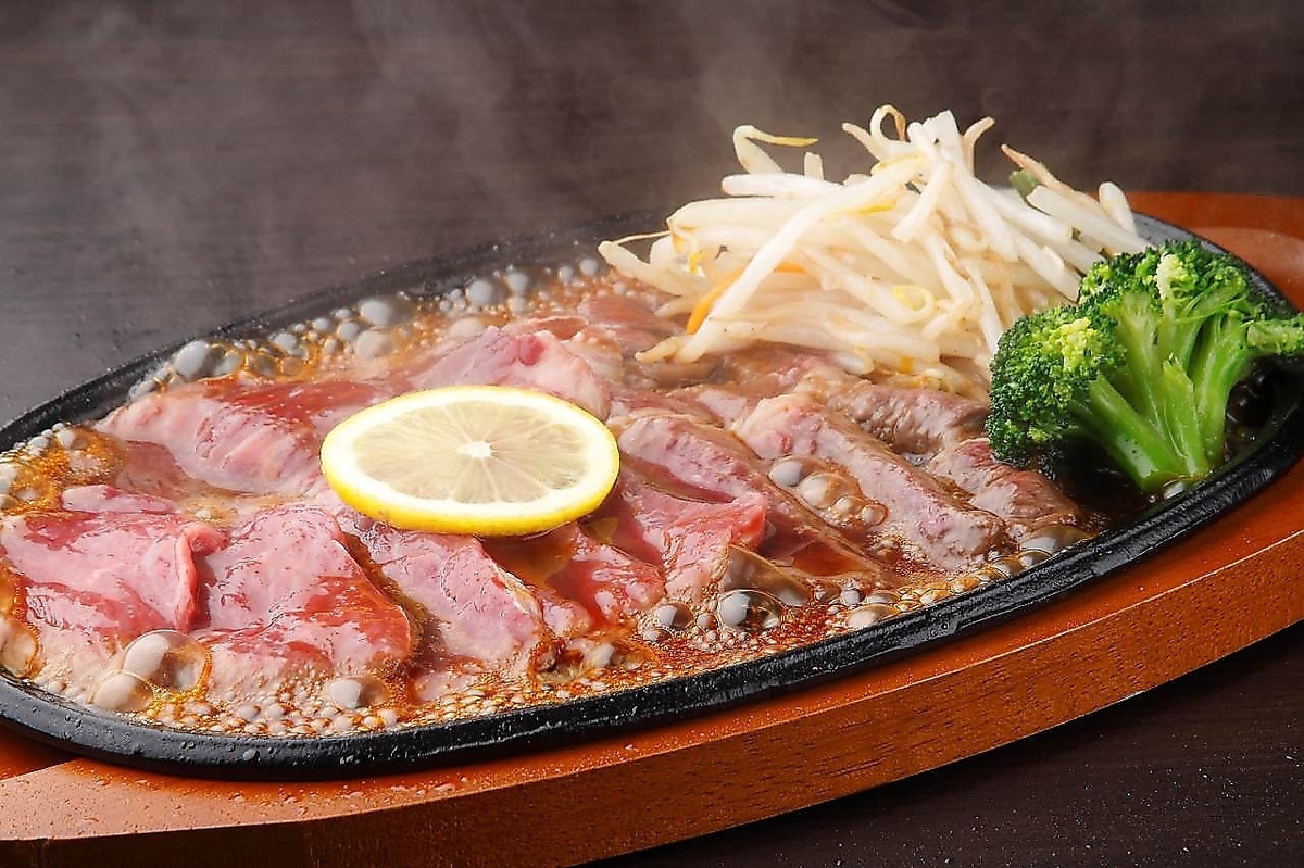  ガッツリ肉を堪能！絶品ステーキ＆ハンバーグ