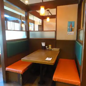 [4 seats x 13 seats]