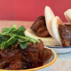 中華饅頭と豚角煮