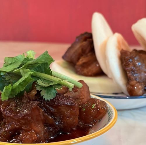 中華饅頭と豚角煮
