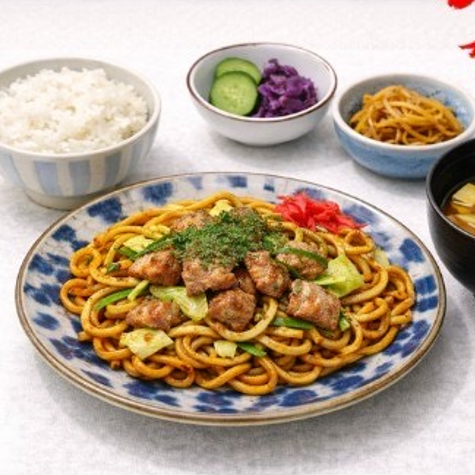 ≪店長のイチ押し!≫香ばしソースが食欲を直撃!「屋台風ソース焼きそば定食」