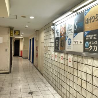 2.奥に進み、右手のエレベーターで【5階】へ◎