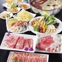 【豪华套餐】肉类无限量畅吃，海鲜和蔬菜丰富的豪华套餐◇11道菜品共10,000日元（含税）