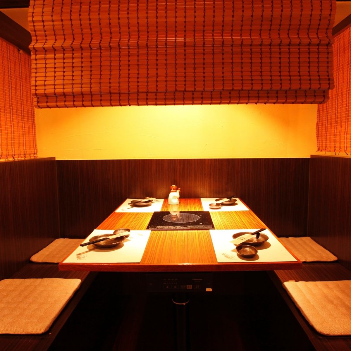 A modern Japanese space with indirect lighting ◎ Many private rooms perfect for 4 people available ♪