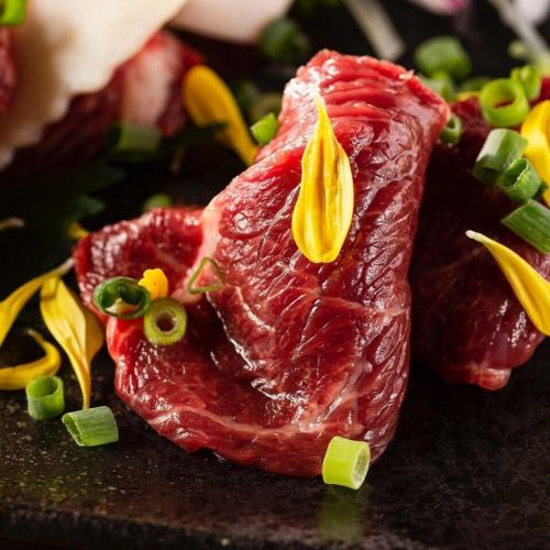 ≪Domestic horse sashimi≫ Thigh